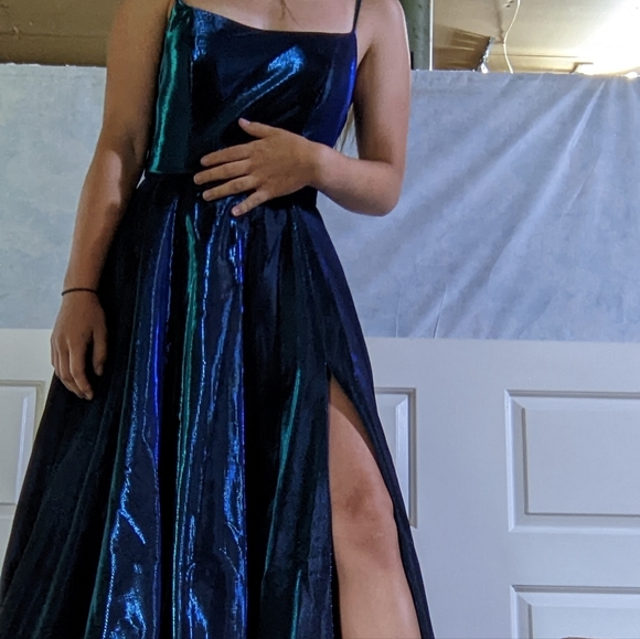 Flowy "color changing" Maxi Prom dress - Picture 2 of 7